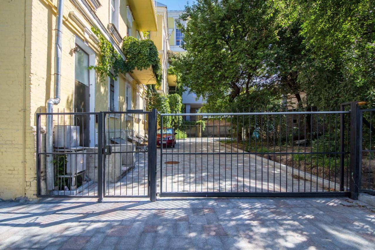 Self Check-In Apartments Near Landscape Alley Κίεβο Εξωτερικό φωτογραφία